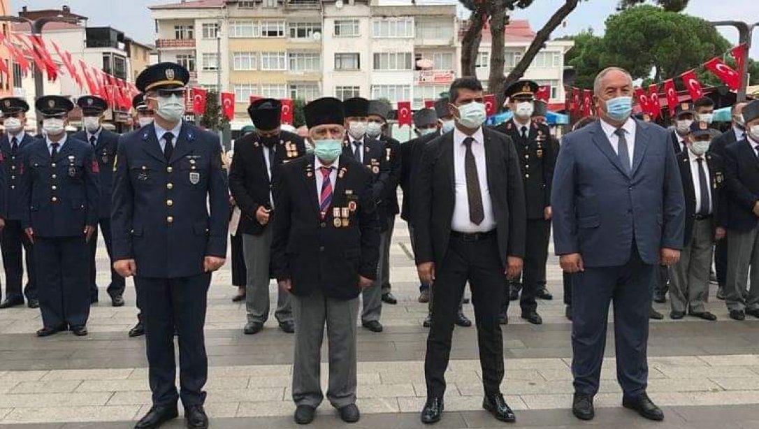 19 Eylül Gaziler Günü münasebetiyle Atatürk Anıtı'nda, ilçe protokolünün katılımıyla çelenk sunma töreni gerçekleştirildi.