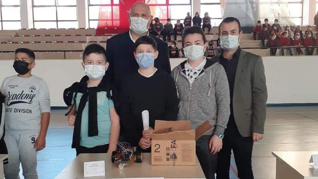 Fatsa'da yapılan robotik kodlama yarışmasına katılan Atatürk Ortaokulu öğrencilerimiz ilçemizi başarıyla temsil ettiler. 