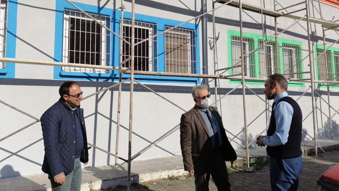 İlçe Milli Eğitim Müdürümüz Murat Çulfaz Kırlı İlk-Ortaokulu ve Medreseönü İlk-Ortaokulu'ndaki yenileme çalışmalarını yerinde izledi.