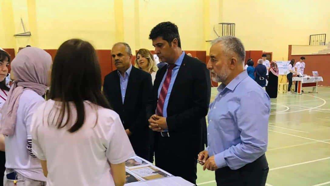 Kaymakamımız Levent Yetgin ve ilçe protokolünün katılımı ile Ordu Sosyal Bilimler Lisesi'nin düzenlediği Tübitak 4006 Bilim Fuarının açılışına katıldık.