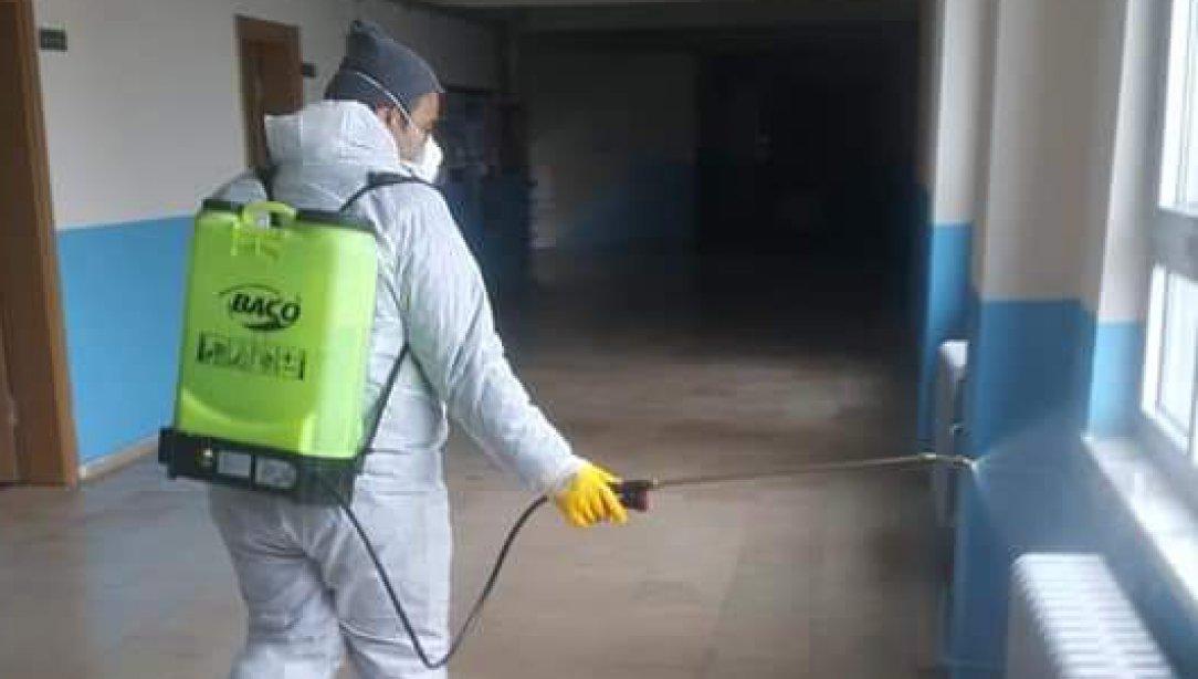 Okullarımızda koronavirüse karşı detaylı temizlik çalışmaları yapıldı.