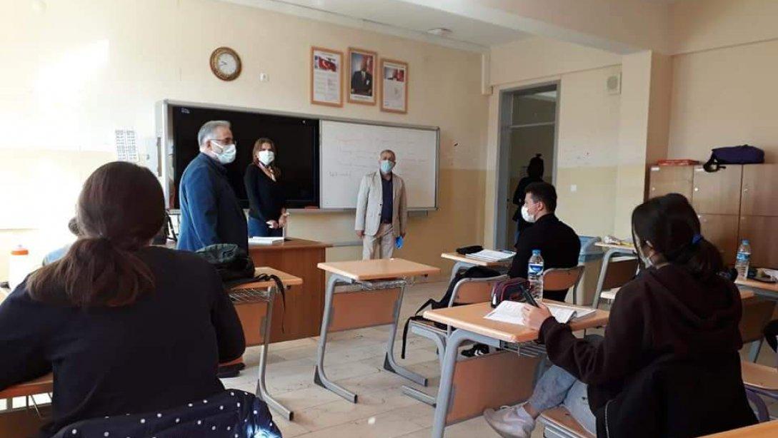 İlçe Milli Eğitim Müdürümüz Murat Çulfaz ve şube müdürlerimiz ilçemiz Zehra Şelale Anadolu Lisesini ve Beyli İlkokulu/Ortaokulunu ziyaret ettiler.