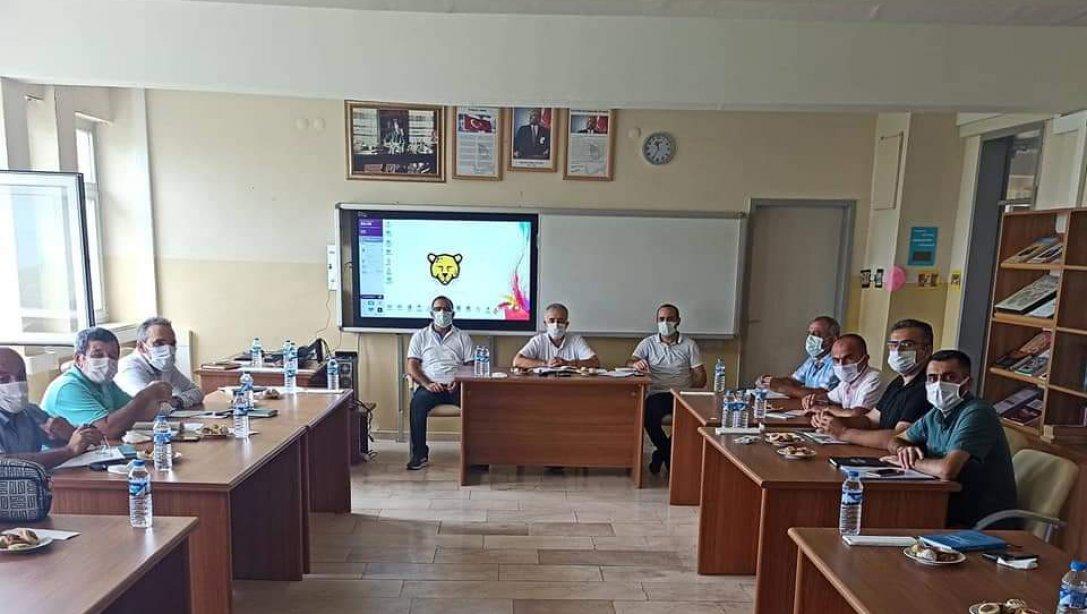 İlçe Milli Eğitim Müdürümüz Murat Çulfaz başkanlığında okul kurum müdürlerimiz ile sene başı müdürler kurulu toplantısı yapıldı.